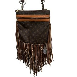 Vintage Boho Louis Vuitton Women's Brown Braided Leather Pochette Bosphore Bag